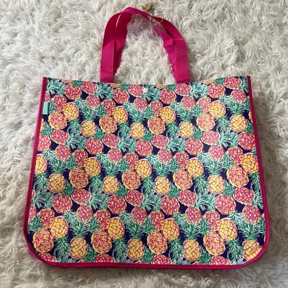 Simply Southern Handbags - NWT Simply Southern Pineapple  Echo Friendly Tote